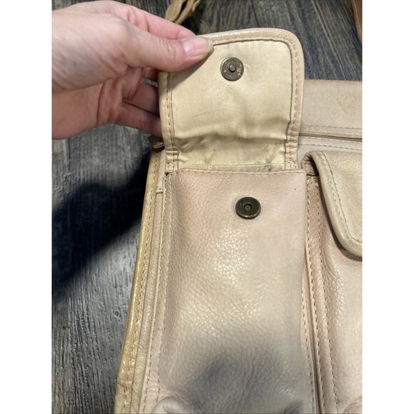 Fossil Vintage Leather Messenger Bag Pebbled Light Brown Shoulder Thick - Picture 2 of 10